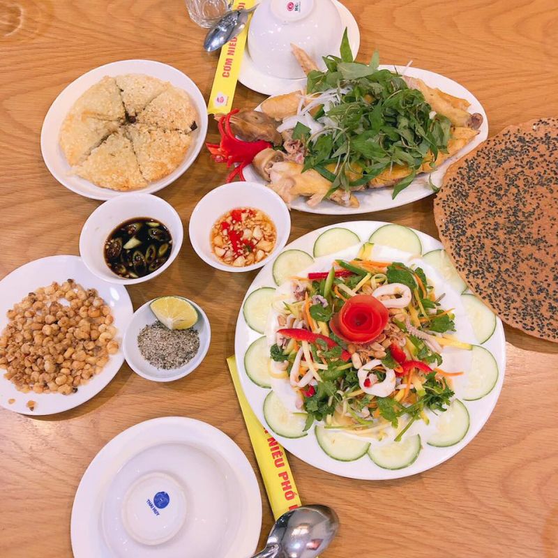 Cơm Niêu Phố Hội