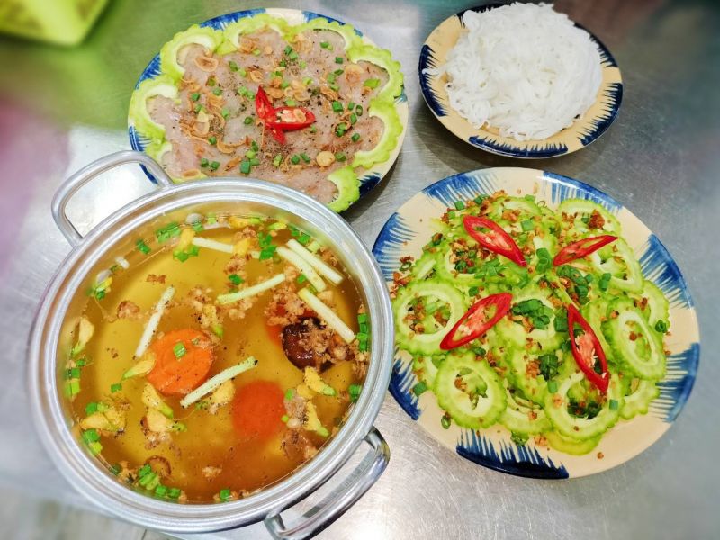 Cơm Niêu Quê Ngoại