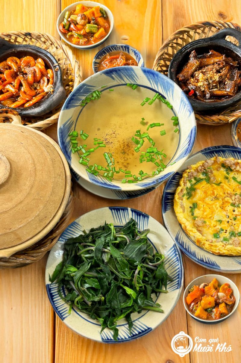 Cơm quê Mười Khó