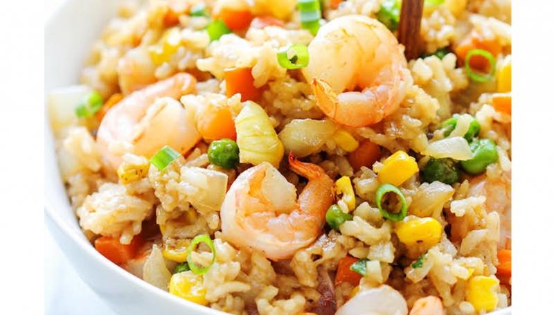 Cơm rang lạp xưởng và tôm