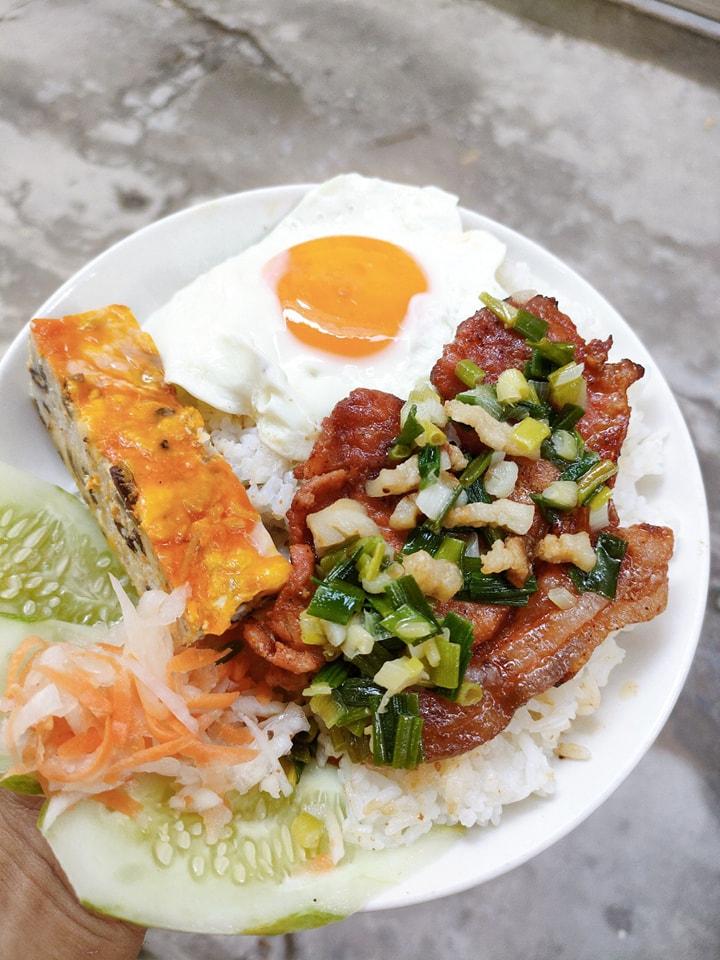 ﻿﻿Cơm tấm Saha
