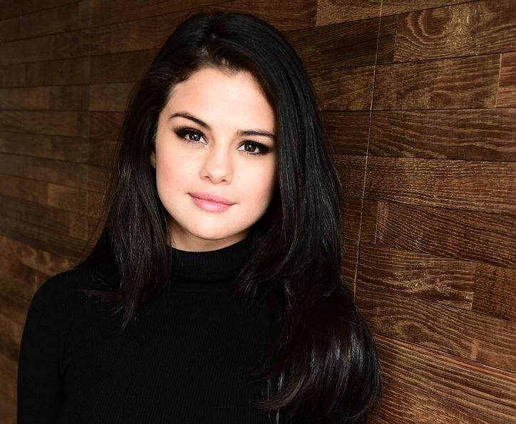 Selena Gomez trong Come & Get It