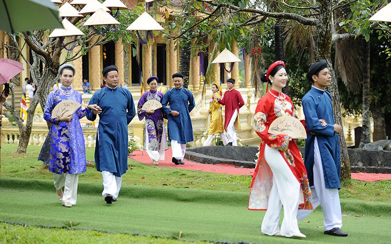Tổng dân số hiện nay là trên 8 tỷ người