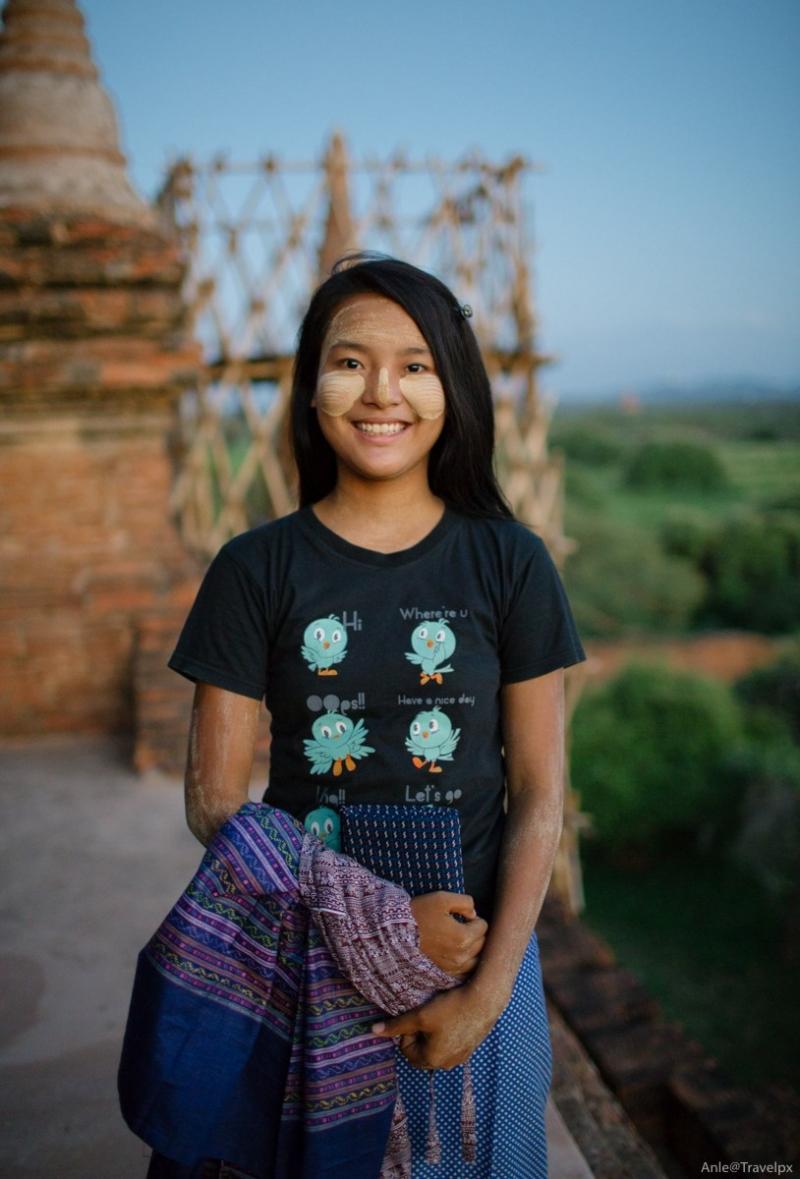 Con người và nắng Bagan