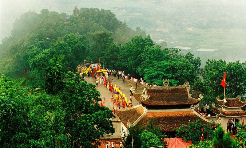 Không gian xanh mát của núi Côn Sơn