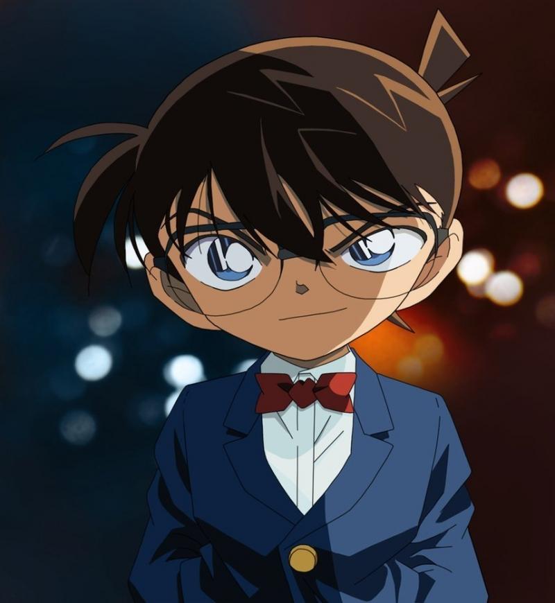 Cậu bé Conan - nhân vật chính, là chàng trai tài giỏi có máu thám tử Shinichi Kudo, do uống phải thuốc mà cơ thể bị teo nhỏ lại
