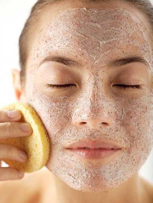 Tẩy da chết bằng đường nâu và sữa tươi