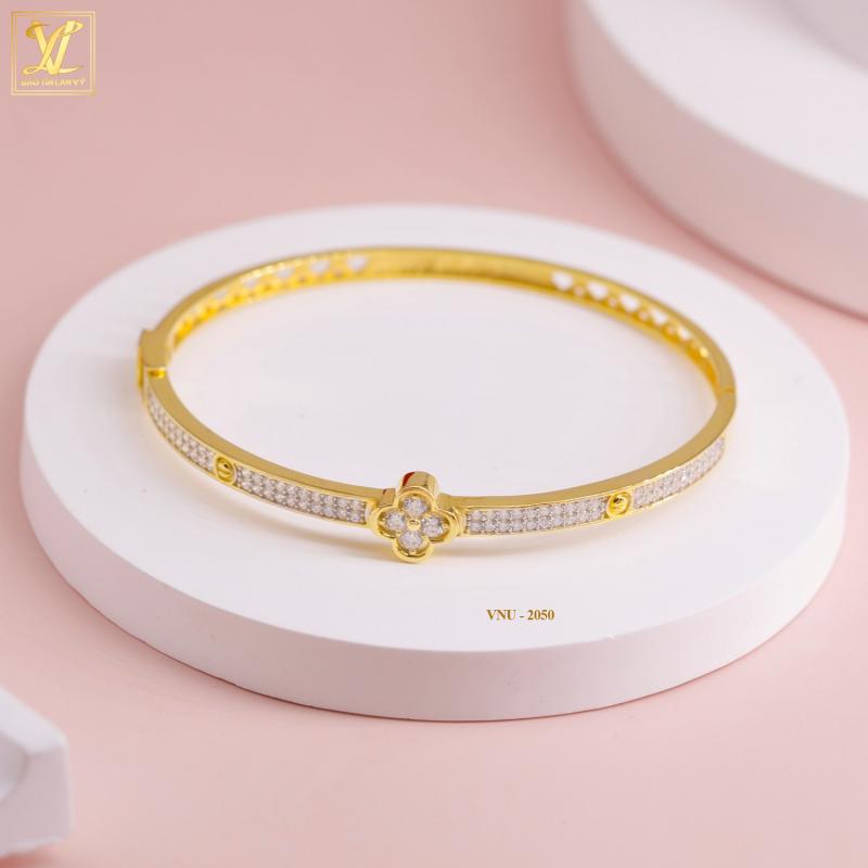 Bảo Tín Lan Vỹ