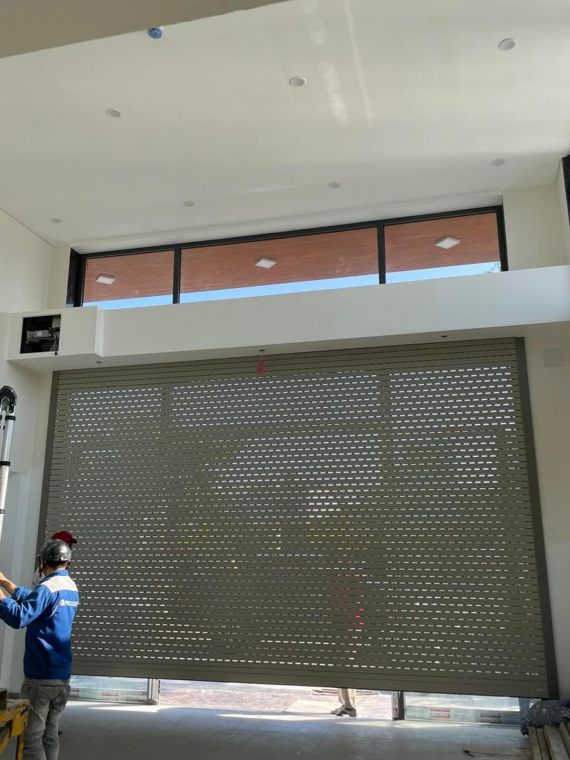 Công Ty Cửa Cuốn Austdoor Hoàng Gia