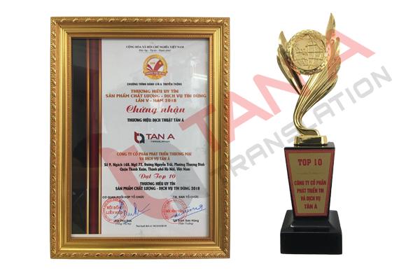 Giấy chứng nhận và cúp chứng nhận 