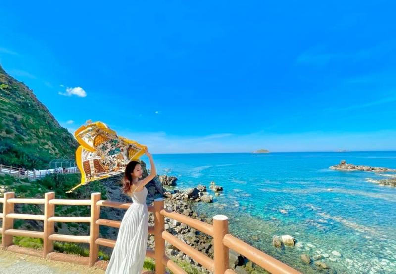 Vực những người trẻ ra khỏi cô đơn thôi!