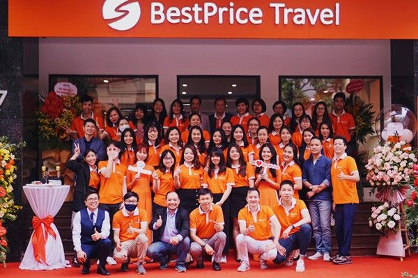 Tập thể nhân viên Công ty Du lịch BestPrice