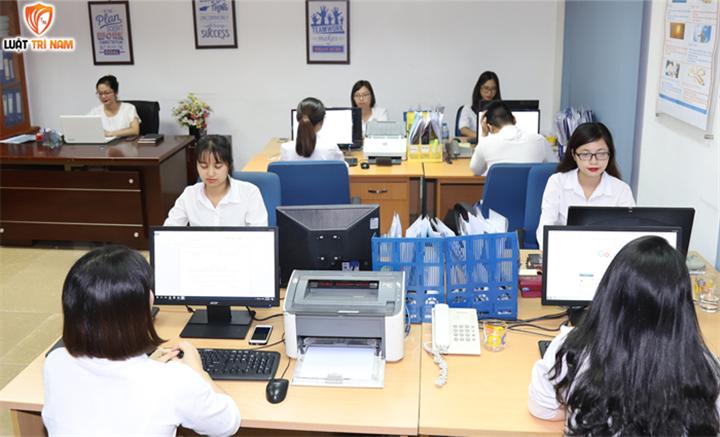 Luật Trí Nam
