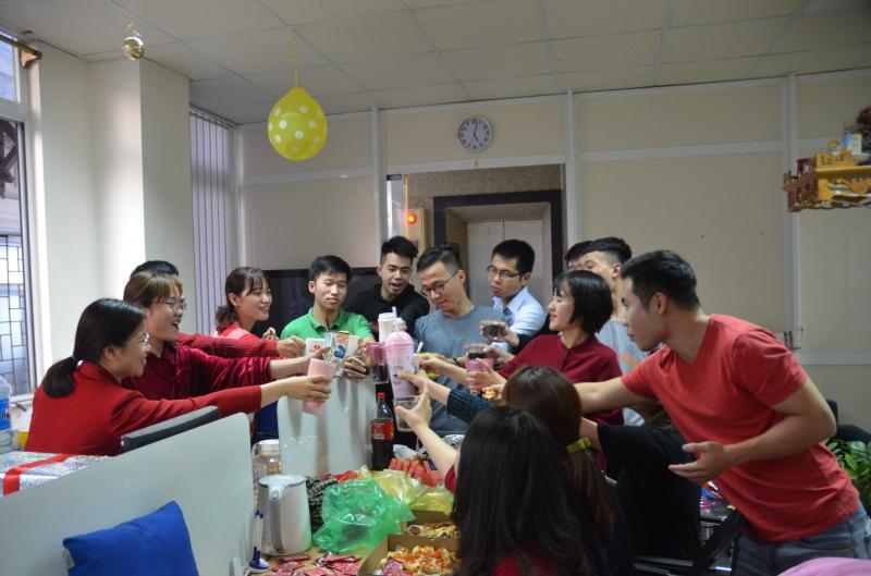 đội ngũ nhân viên của Công ty TNHH Công nghệ và Tư vấn Doanh nghiệp INNOCOM