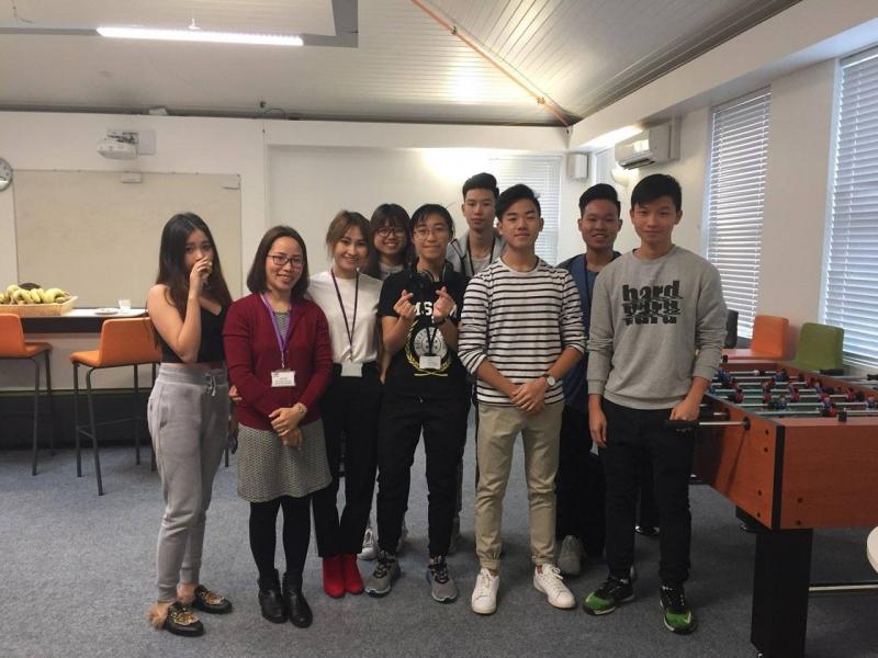 Nhân viên TEC tới thăm trường CATS College, UK