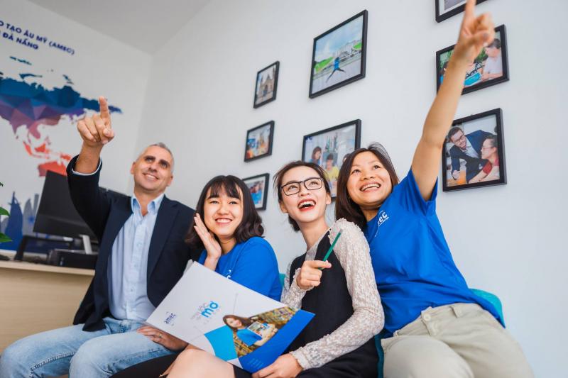 Công ty tư vấn du học và dịch thuật Âu Mỹ  - AMEC