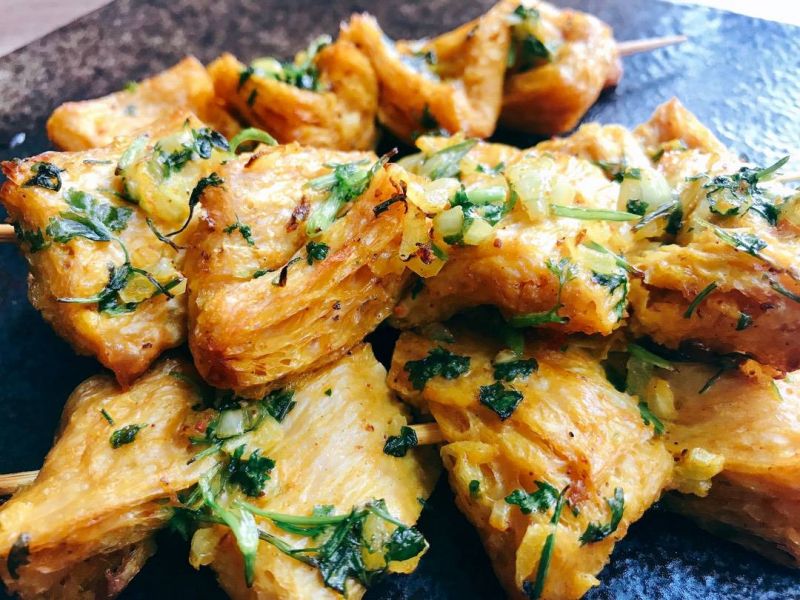 Cốt lết chay xiên nướng