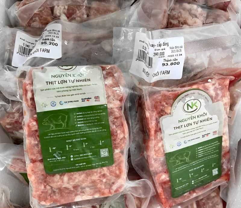 Thịt lợn nguyên khối đông lạnh tại C.P Fresh Shop Quảng Bình