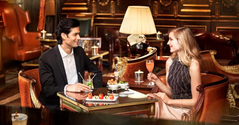 Cư xử như quý ông, đối xử lịch thiệp với cô ấy