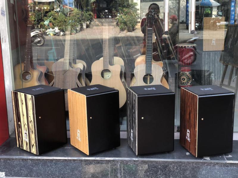 Cửa hàng bán nhạc cụ Phong Vân