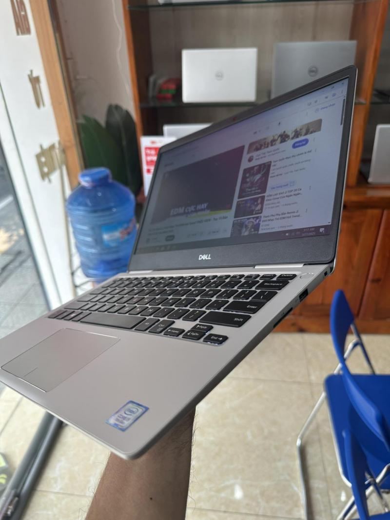 Cửa hàng Laptop Trần Lê