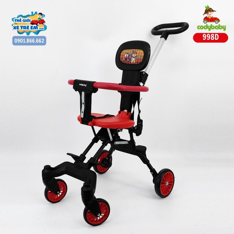Xe đẩy tại cửa hàng Nhân Đức