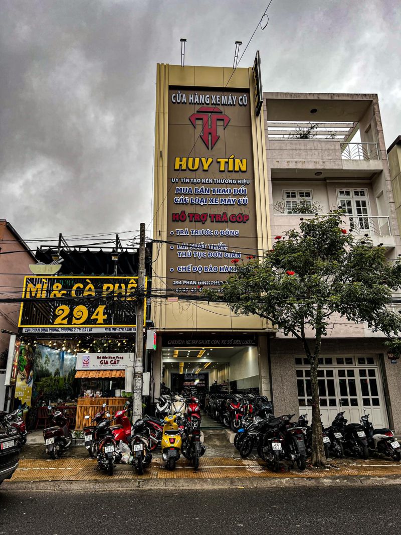 Cửa hàng xe máy cũ Huy Tín