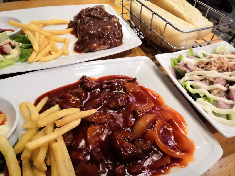Cube Beefsteak & Drinks