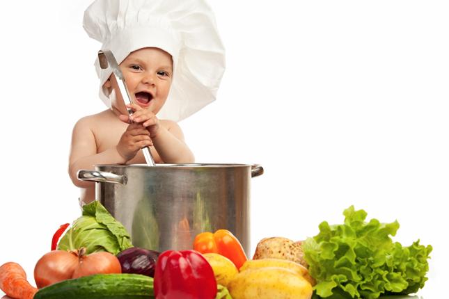 Mẹ cần chú ý đến chế độ dinh dưỡng của trẻ