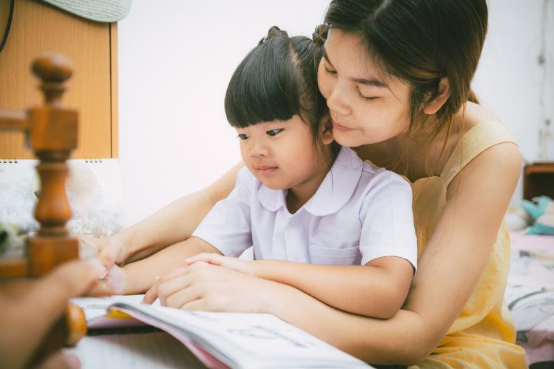 Rèn luyện cho con thói quen đọc sách