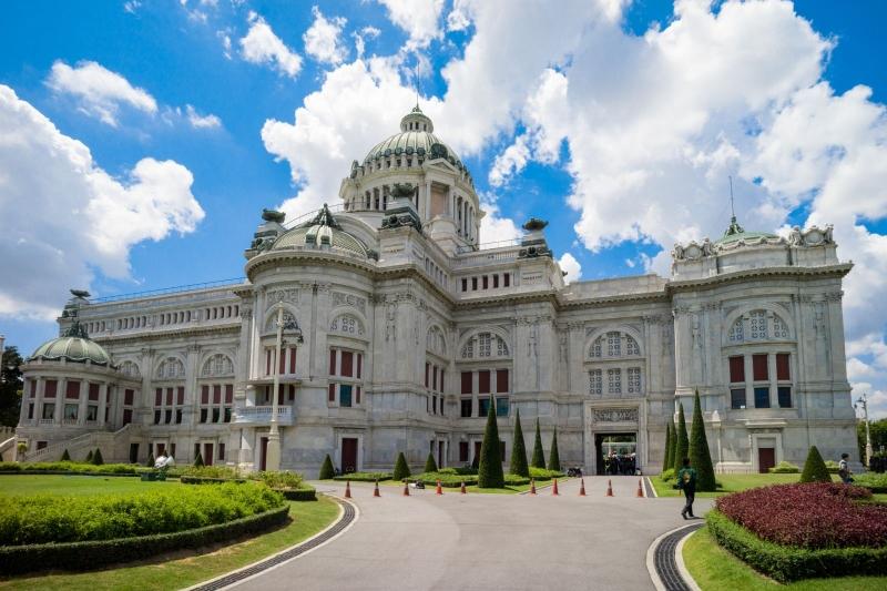 Cung điện Ananta Samakhom