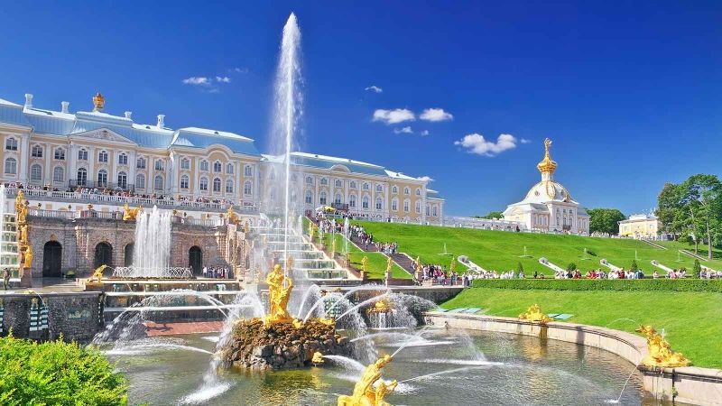 Cung điện mùa hè Peterhof tại Nga
