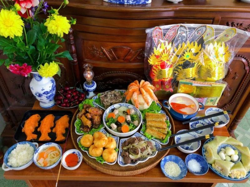 Nên cúng ông Táo ngoài trời hay bàn thờ thần linh