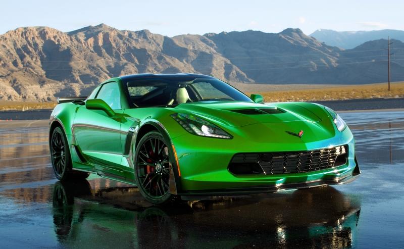Chiếc xe Chevrolet Corvette màu xanh lá cây hợp phong thủy với  Song Tử