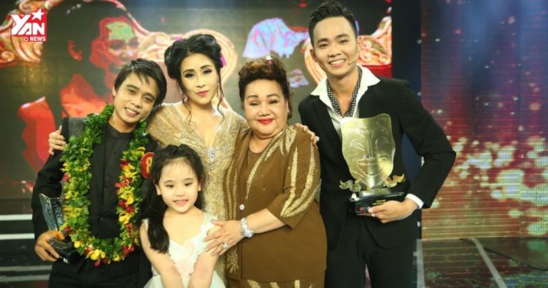 Quán quân Anh Tú, Á quân Tuấn Dũng cùng hai giám khảo Cười Xuyên Việt 2016