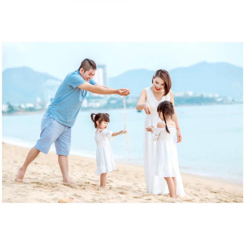 Cùng những không gian lãng mạn, độc đáo, Cuong Tran Studio sẽ góp phần tô vẽ cho câu chuyện của gia đình bạn trở vui vẻ, ấm áp và đặc biệt khó quên trong từng thước ảnh