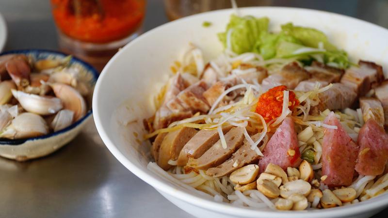 Đặc Sản Xứ Quảng - Mì Quảng & Bún Mắm