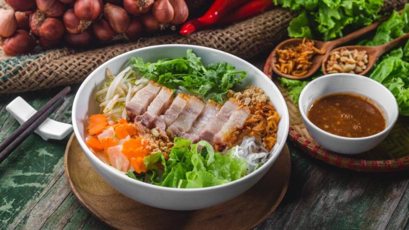 Đặc Sản Xứ Quảng - Mì Quảng & Bún Mắm