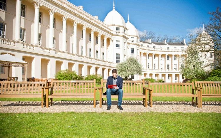 Trường Đào Tạo Quản Trị Kinh Doanh và Tài Chính London