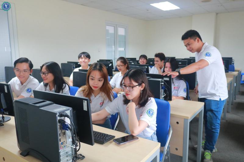 Đại học Luật TP.HCM