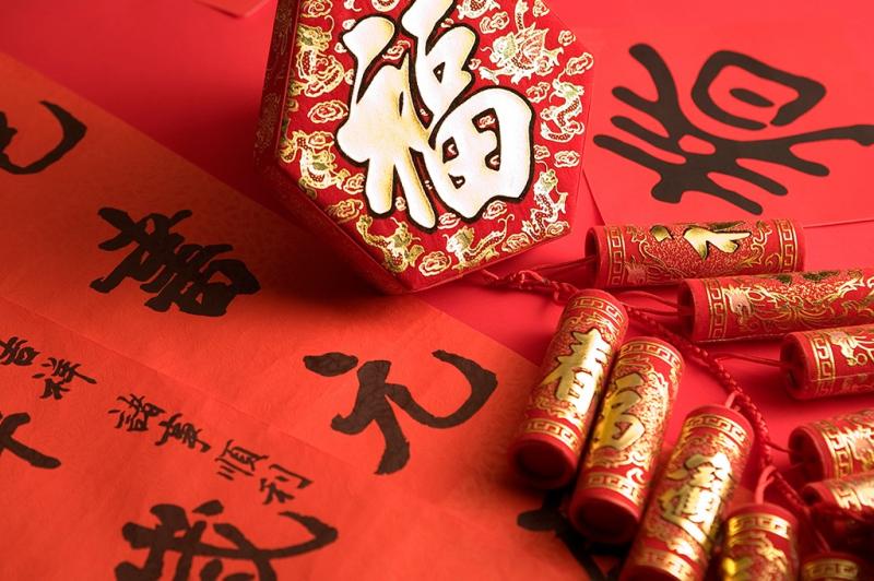 Dán câu đối trước cửa