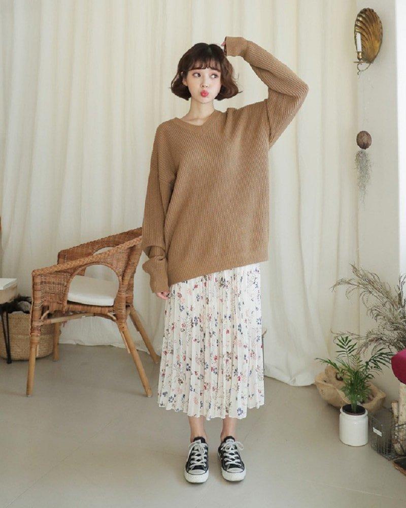 Đầm voan với áo len chui đầu