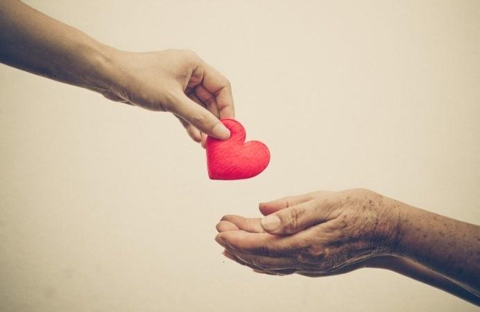 Dẫn chứng 4: Câu chuyện cậu bé với ông lão ăn xin