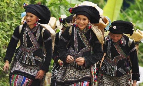 Trang phục của người Ơ Đu