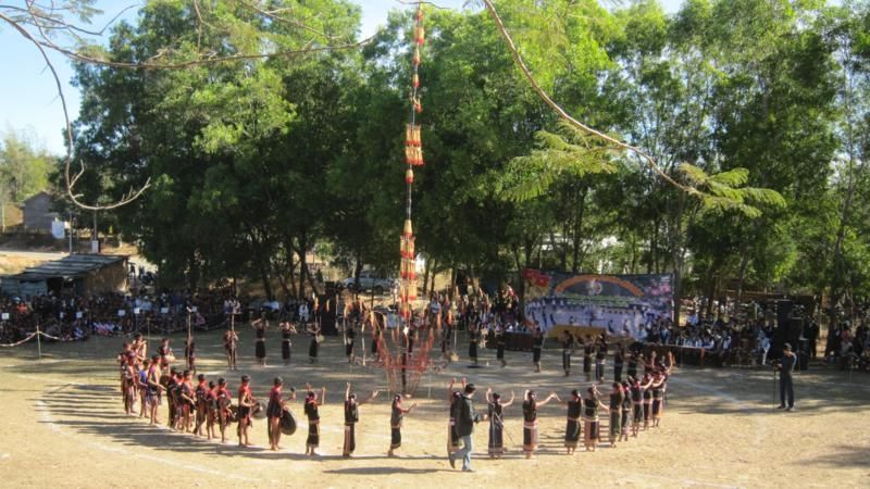 Lễ hội đâm trâu của người Rơ Măm.
