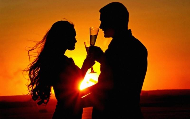 Dành thời gian gần gũi mỗi khi hai người có dịp gặp nhau