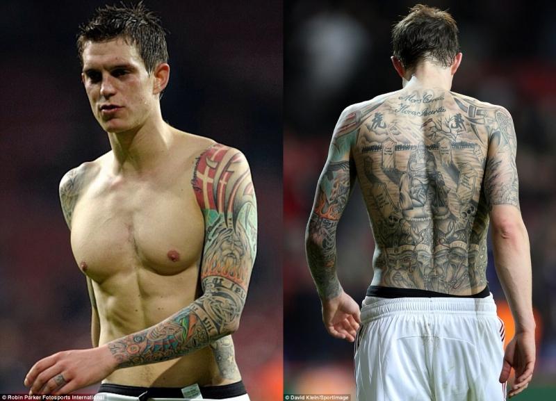 Agger thể hiện tình yêu của mình dành cho Liverpool