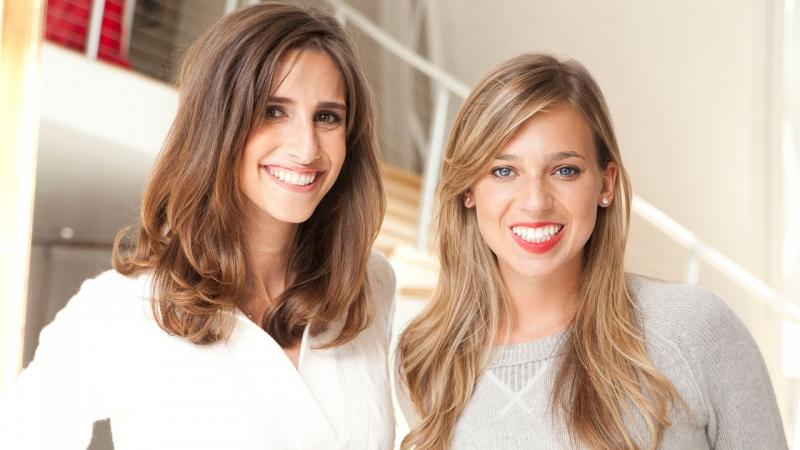 Danielle Weisberg và Carly Zakin