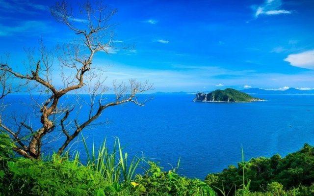 Hòn đảo thơ mộng nằm bình yên giữa mênh mông sóng nước