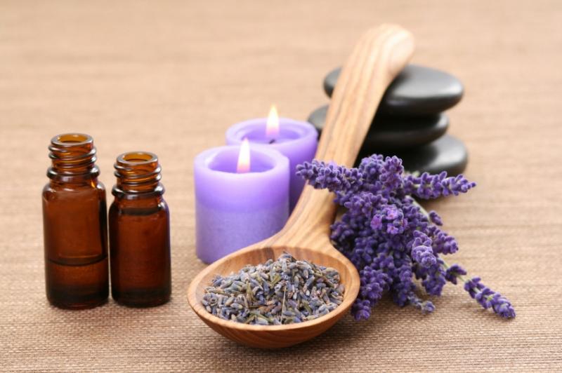Tinh dầu oải hương giúp trị đau bụng co thắt